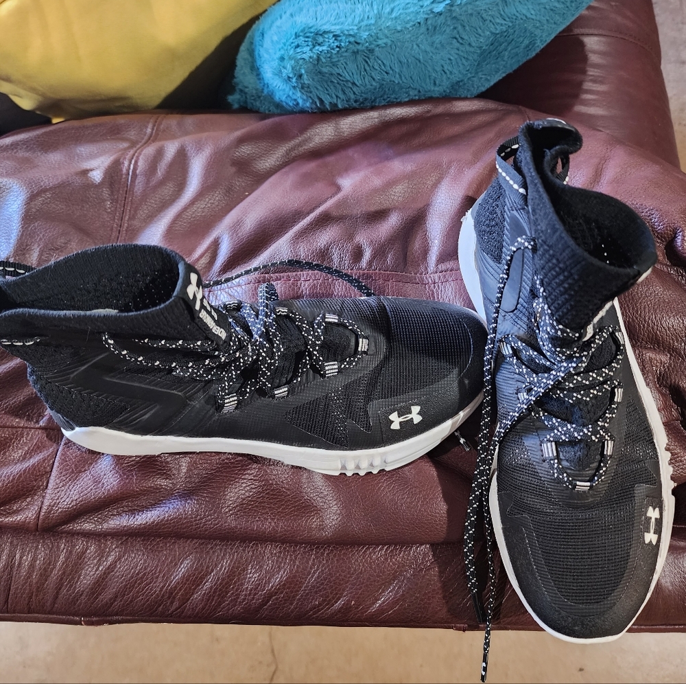UA Volleyball, court shoes, 8 1/2,